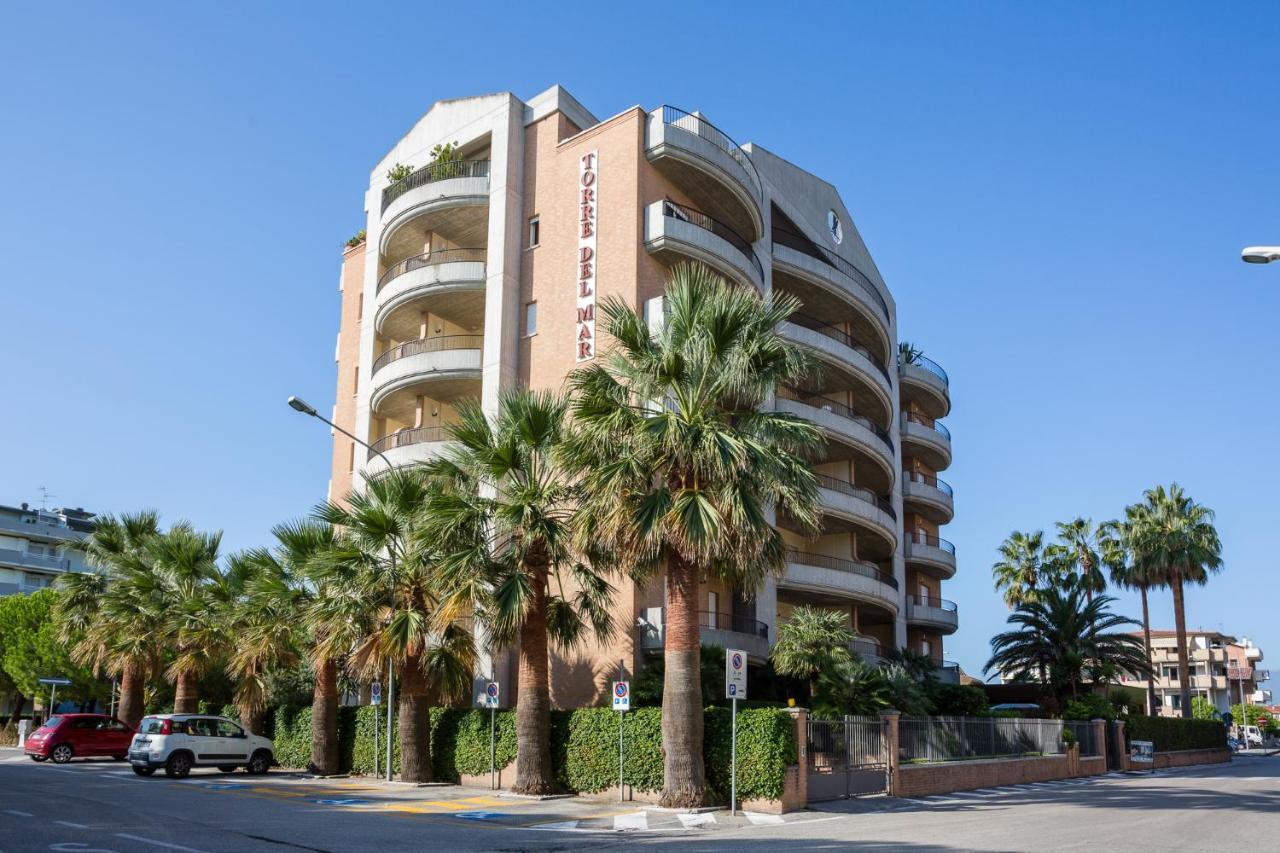 Residence Torre Del Mar アルバ・アドリアティカ エクステリア 写真